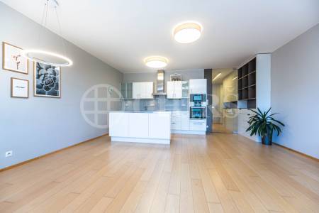 Pronájem bytu 3+kk s balkonem, lodžií a dvěma garážovými stáními, OV, 86 m², ul. Vacínovská 831/6, Praha 5 – Jinonice