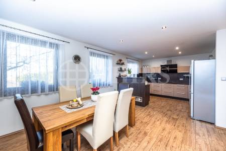 Prodej rodinného domu 4+kk, OV, 122 m², ul. Školní, Cvrčovice