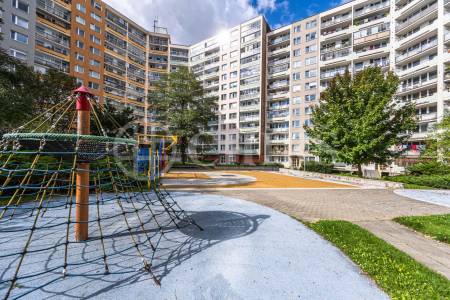 Prodej bytu 3+kk se dvěma lodžiemi a sklepem, DV, 102m, ul. Kettnerova 2052/20, Praha 13 - Stodůlky