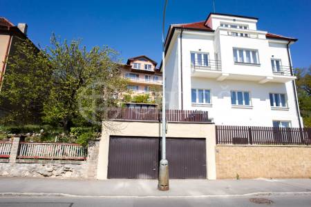 Pronájem bytu 3+kk s garáží zdarma, 79m2, OV, Branická 904/157, Praha 4