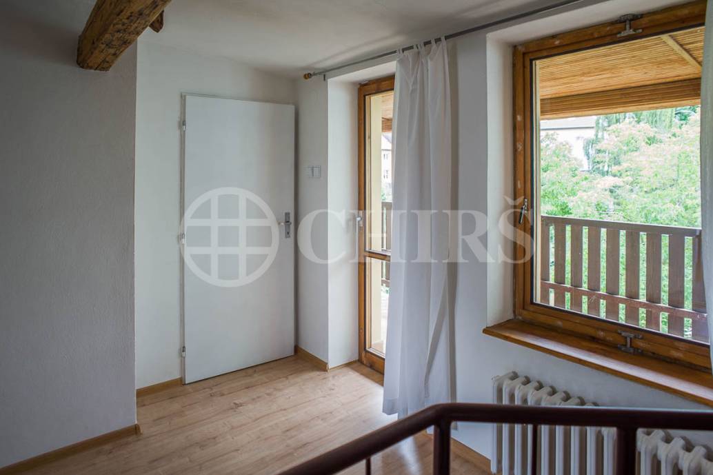 Pronájem mezonetového bytu 4+1/2xB/G/GS, OV, 149m2, ul. Bělohorská 231/99, P-6 Břevnov
