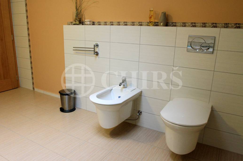 Prodej rodinného domu 380m2, OV, - Velké Přítočno (okres Kladno)
