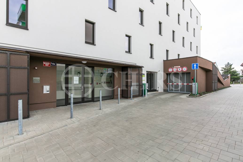 Pronájem bytu 1+kk s balkonem a 2x parkovacím stáním, OV, 59m2, ul. Soukalova 2212/6b, Praha 4 - Modřany