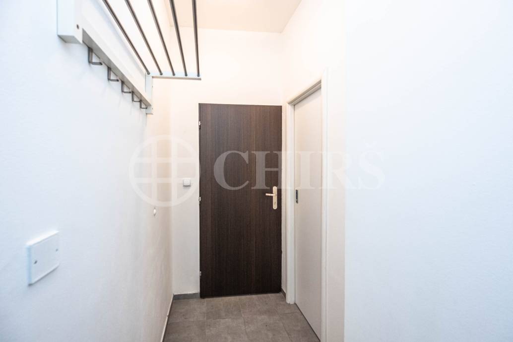 Pronájem bytu 1+kk, OV, 30 m2, ul. Husovo náměstí 10,  Hostivice