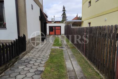 Prodej dvougeneračního rodinného domu, 160 m2, ul. Švecova 341/5, Chodov, Praha 4.