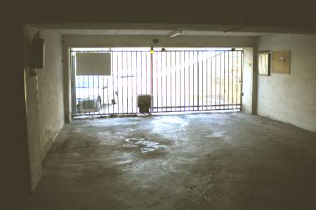 Pronájem garáže v garážovém domě, 20m2, Nikoly Vapcarova, Praha 4 - Modřany