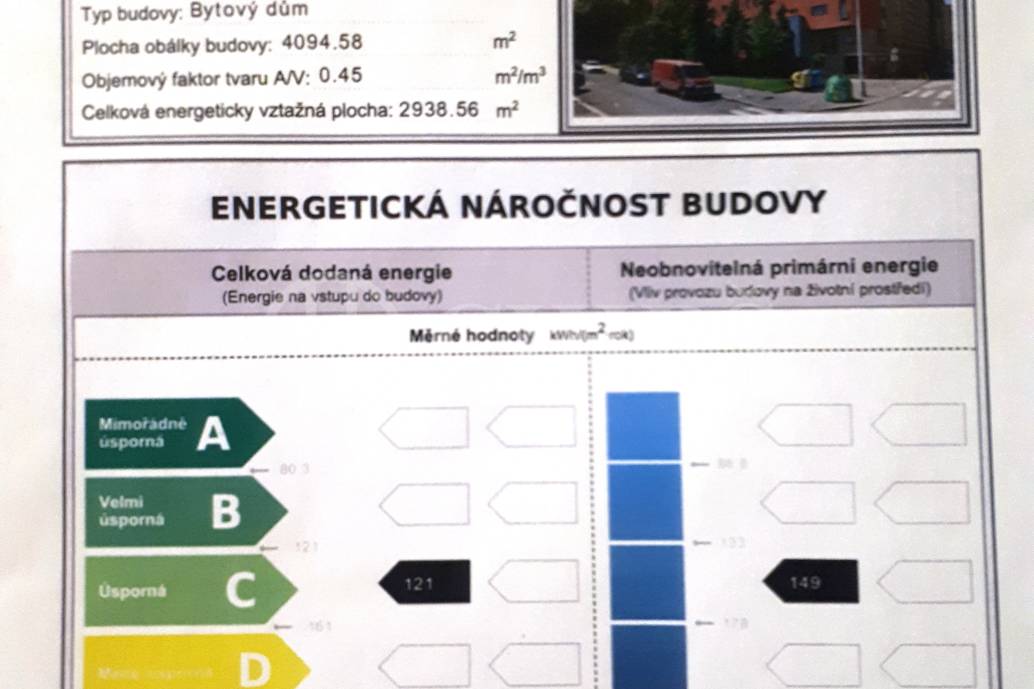 Pronájem ateliéru 2+kk s balkonem, OV, 58m2, ul. Pod Klamovkou 1268/3, Praha 5 - Košíře