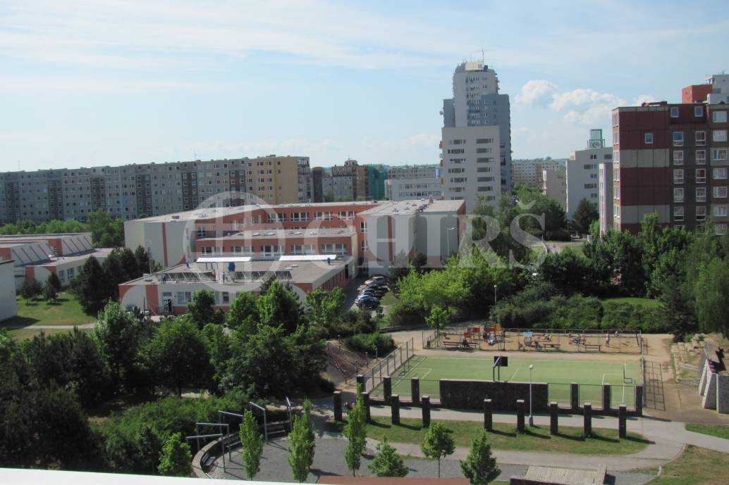 Prodej bytu 2+1/L, DV, 53 m2, Běhounkova 2309/17, Praha 13