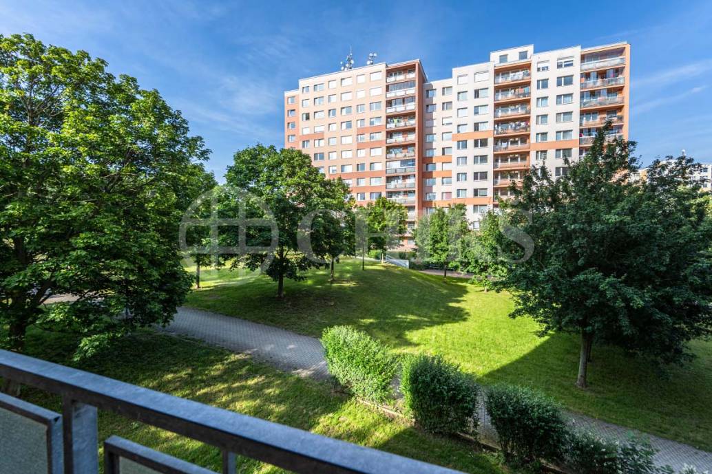 Prodej bytu 3+1 s lodžií a sklepem, OV, 71m2,ul. Ciolkovského 861/14, Praha 6 - Ruzyně