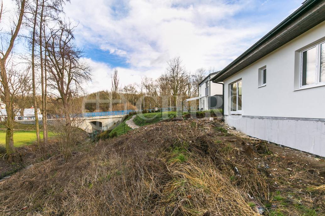 Prodej rodinného domu 4+kk, OV, 100m2, ul. Luční, Vodochody, Praha-východ