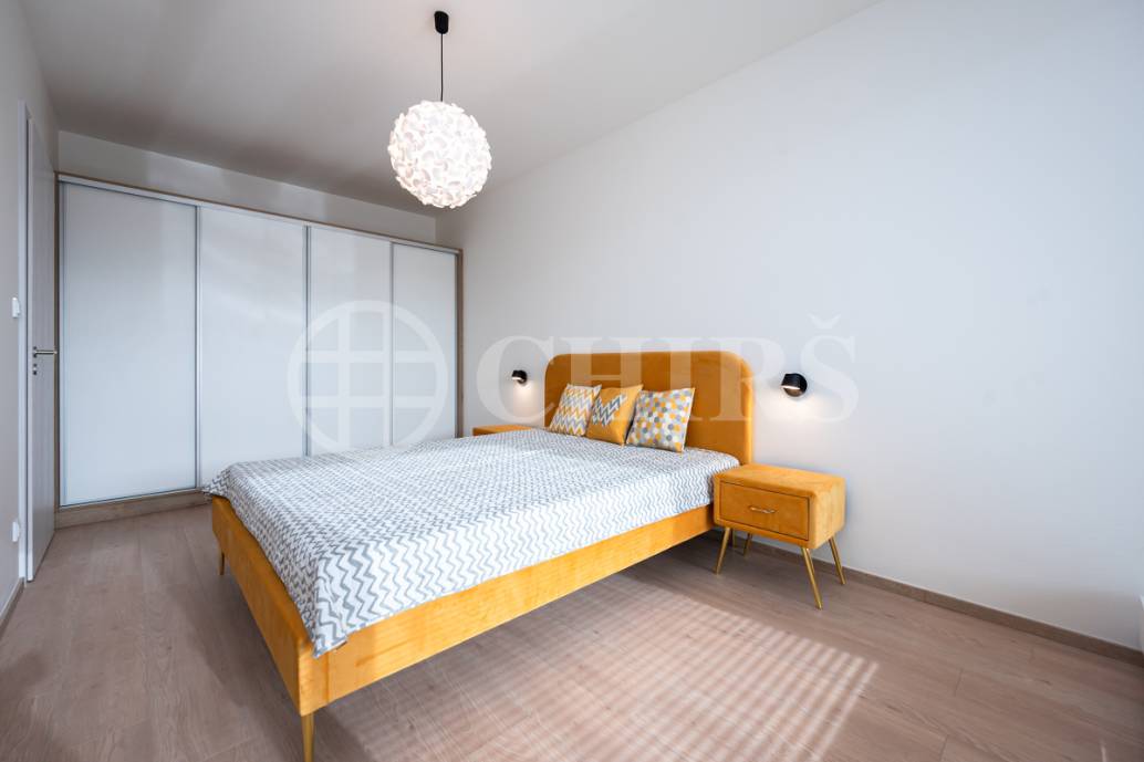 Pronájem bytu 2+kk/T + garážové stání, OV, 60m2 + 5m2 terasa, ul. Ocelářská 2625/17, P-9 Libeň Pronájem bytu 2+kk/T + garážové stání, OV, 60m2 + 5m2 terasa, ul. Ocelářská 2625/17, P-9 Libeň