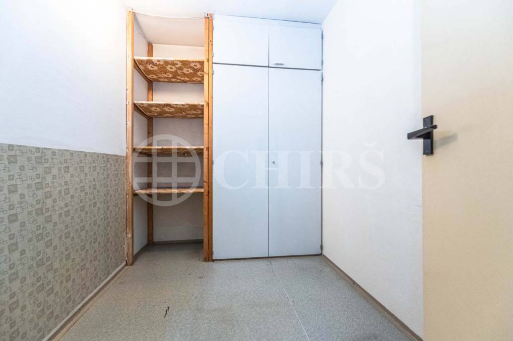 Prodej bytu 1+1 s balkonem a sklepem, DV, 65m², ul. Sartoriova 27/11, Praha 6 - Břevnov