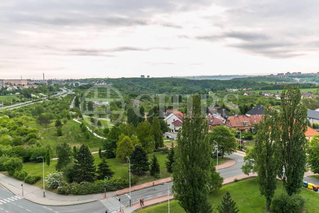 Prodej bytu 2+kk s balkonem a garážovým stáním, OV, 47m2, ul. Jeremiášova 2722/2a, Praha 5 - Stodůlky
