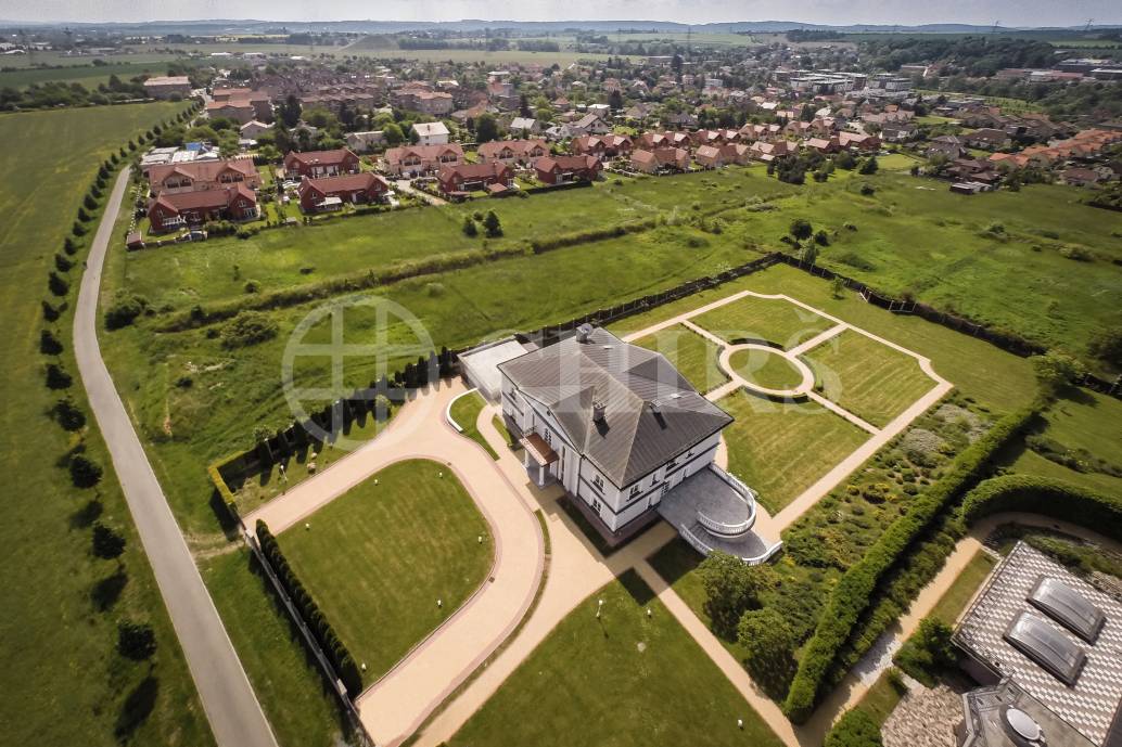 Prodej rodinného domu 10+1, OV, 975m2, ul. Ke Kapličce 635, Dolní Břežany, Praha-západ