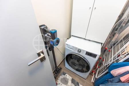 Pronájem bytu 3+kk, 77m² s předzahrádkou, sklepem a garážovým stáním, OV, ul. Bělohlávkova 3158/6, Praha 5 - Stodůlky