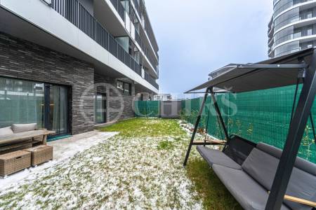 Pronájem bytu 3+kk, 77m² s předzahrádkou, sklepem a garážovým stáním, OV, ul. Bělohlávkova 3158/6, Praha 5 - Stodůlky