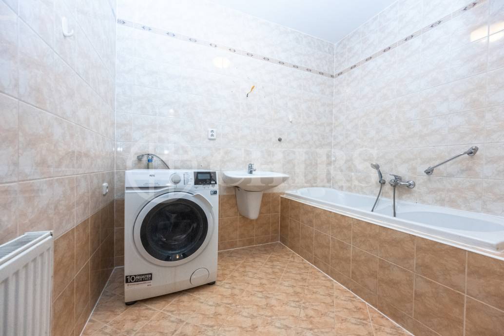 Prodej bytu 3+1 s  terasou, OV, 75 m², ul. Voskovcova 1075/61,  Praha 5 – Barrandov