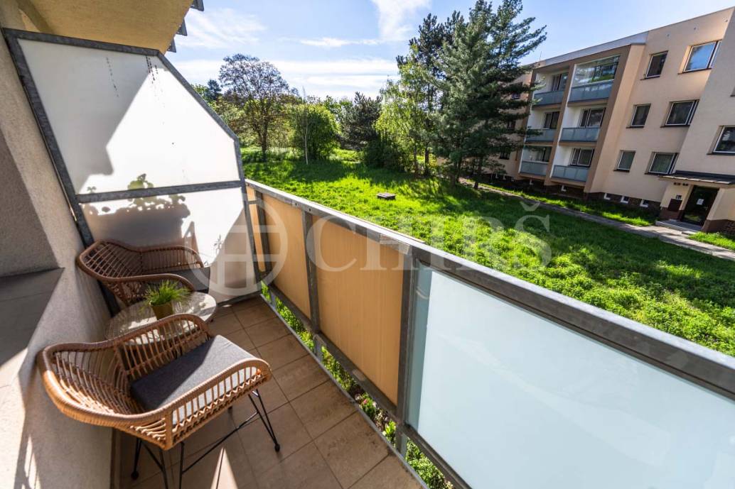 Pronájem bytu 3+kk s balkónem, lodžií, sklepem a garáží, OV, 81m2, ul. Hoškova 1110/6, Praha 5 – Malvazinky