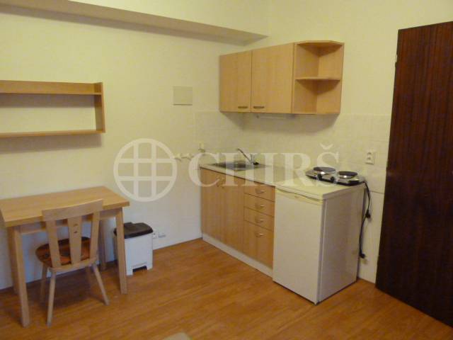 Pronájem bytu 1+kk, OV, 20m2, ul. U Waltrovky 187/5, Praha 5 - Jinonice