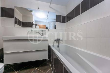 Pronájem bytu 2+kk s balkonem, OV, 45m2, ul. Žitná 1871, Hostivice, okr. Praha-západ