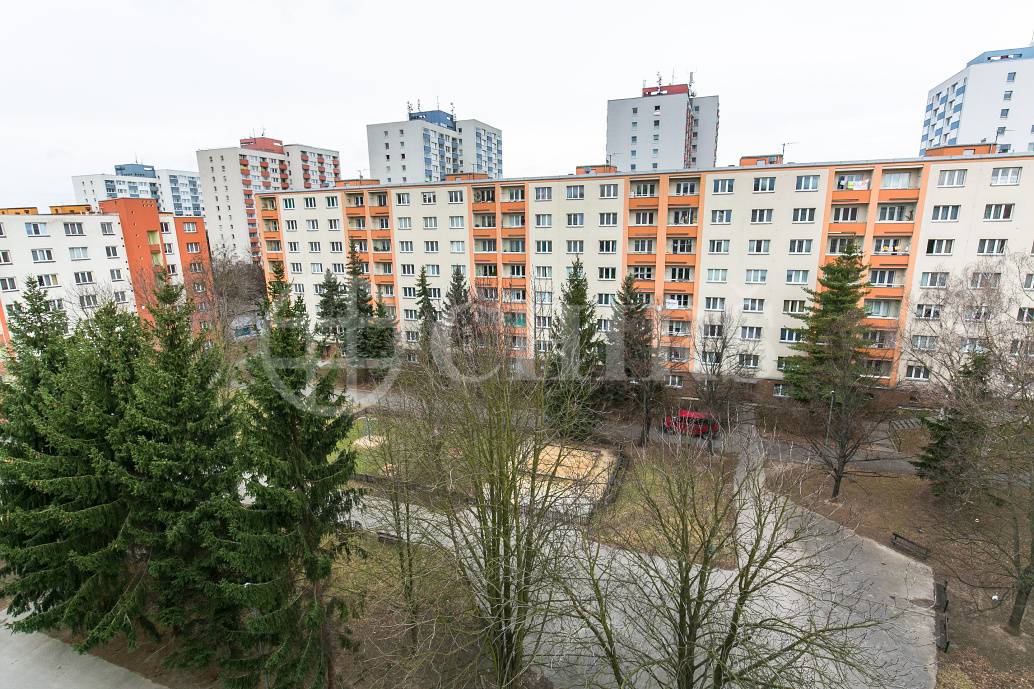 Pronájem bytu 2+1 s lodžií, OV, 53 m2, ul. Africká 617/18, Praha 6 – Vokovice