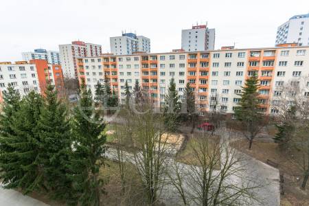 Pronájem bytu 2+1 s lodžií, OV, 53 m2, ul. Africká 617/18, Praha 6 – Vokovice