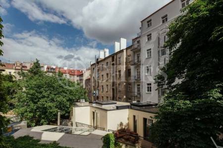 Prodej bytové jednotky 2+kk, OV, 43,2 m², ul. Na Výšinách 900/8, Praha 7 - Bubeneč