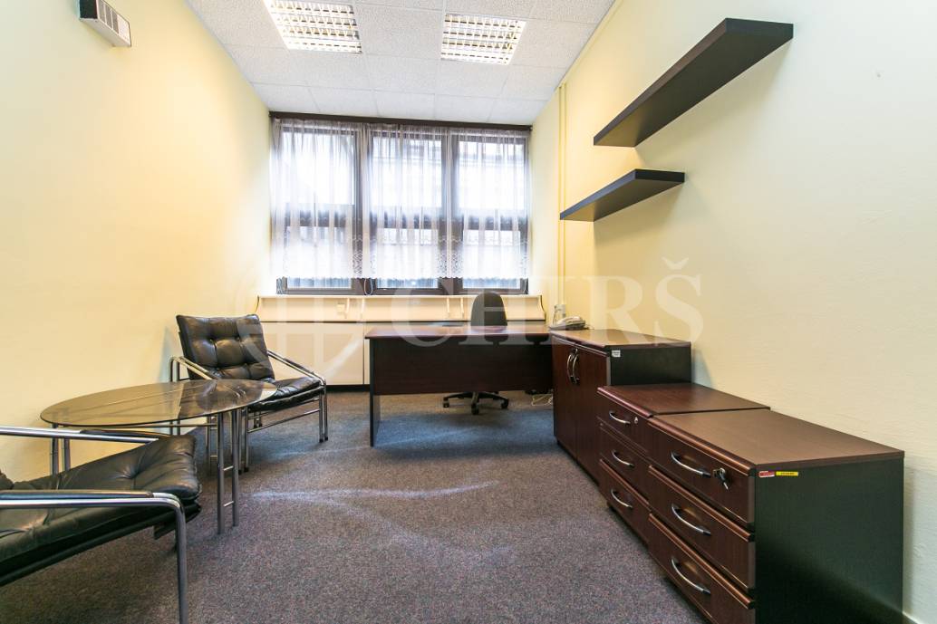 Pronájem komerčního objektu, OV, od 17 do 20m2, ul. Na Moráni 3/360, Praha 2 - Nové Město