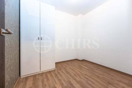 Prodej bytu 3+kk s balkonem, sklepem a garážovým stáním, OV, 102m2, ul. Voskovcova 1130/26, Praha 5 - Barrandov