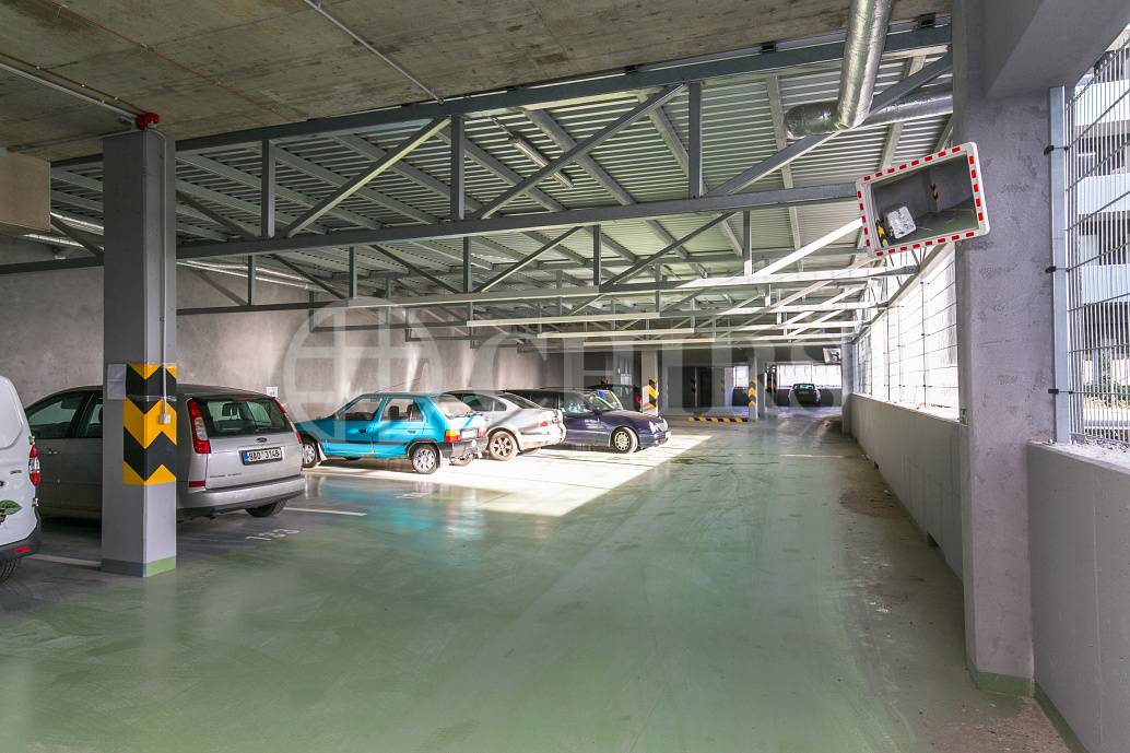 Pronájem bytu 2+kk s balkonem, OV, 43m2, ul. nám. Junkových 2870/3, Praha 13 - Stodůlky