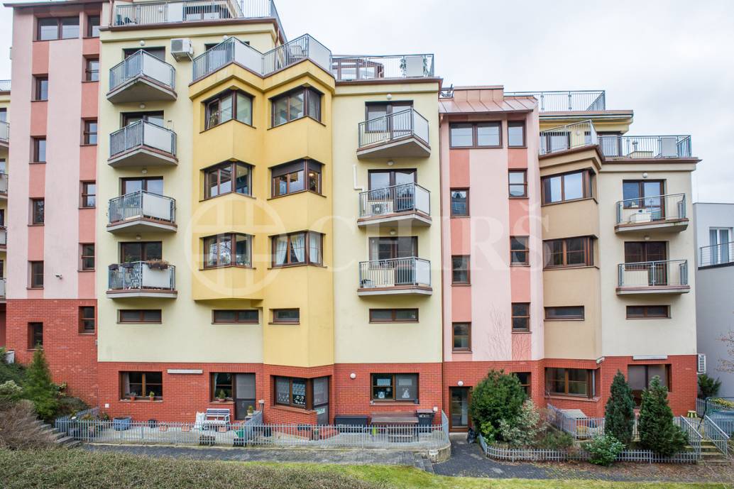 Pronájem bytu 3+kk/T/GS, 69 m2, Trojská 68, Praha 8 - Troja