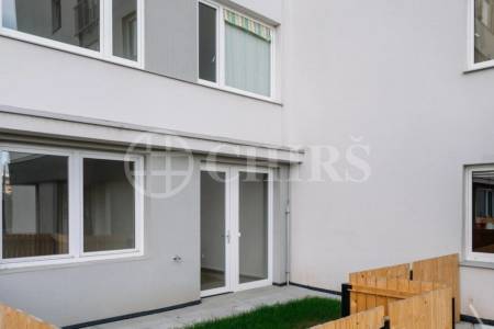 Prodej ubytovací jednotky 3x 2+kk, OV, předzahrádky, 132,7 m2, ul. Čenětická 2413/1a, Praha 4 - Chodov