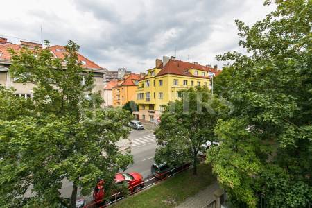 Prodej rodinného domu 6+kk, OV, Na Dolinách 959/30, Praha 4 - Podolí