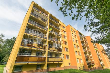 Prodej bytu 2+kk s lodžií, OV, 40 m2, ul. Bruslařská 957/2, Praha 10 - Hostivař