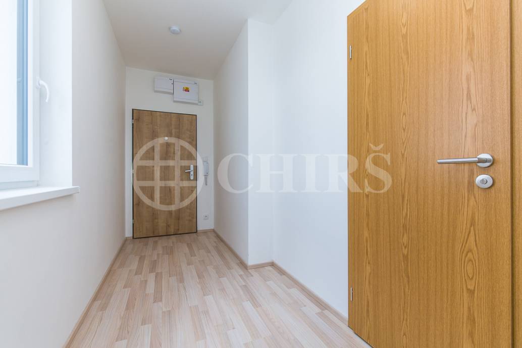 Pronájem bytu 1+kk s balkonem a 2x parkovacím stáním, OV, 59m2, ul. Soukalova 2212/6b, Praha 4 - Modřany