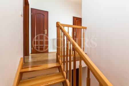 Prodej RD 6+kk/B/L/T, OV, 214m2, ul. Dělnická 444/3, Dolní Břežany, Praha - západ