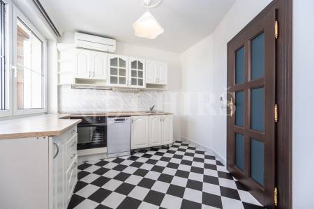 Prodej bytu 3+1 s  terasou, OV, 75 m², ul. Voskovcova 1075/61,  Praha 5 – Barrandov