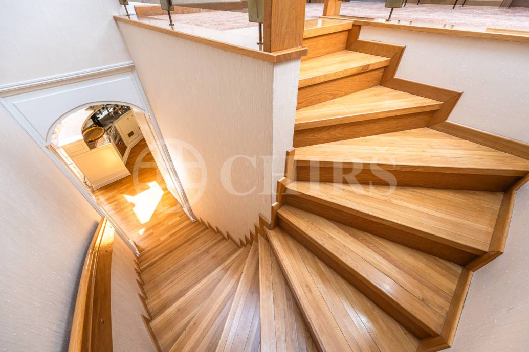 Pronájem rodinného domu 9+1 se zahradou, bazénem a garáží, OV, 390 m2, ul. Ke Školce, Průhonice, Praha-západ