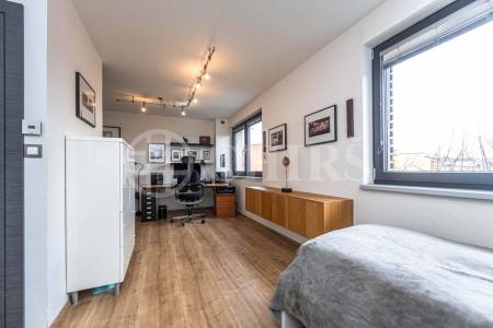 Prodej rodinného domu 5+kk s terasou, dvěma garážemi a zahradou, ul. K Rozvodně 1094/26, Praha 5 - Slivenec