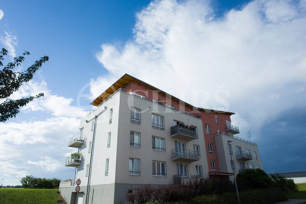 Prodej bytu 4+kk/T/GS, 105 m2 + 58 m2 terasa, Holubí 7, Praha 6 - Suchdol