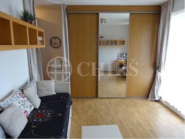 Pronájem bytu 1+kk/B, OV, 40 m2, ul. U Kříže 609/2, Praha 5 - Jinonice