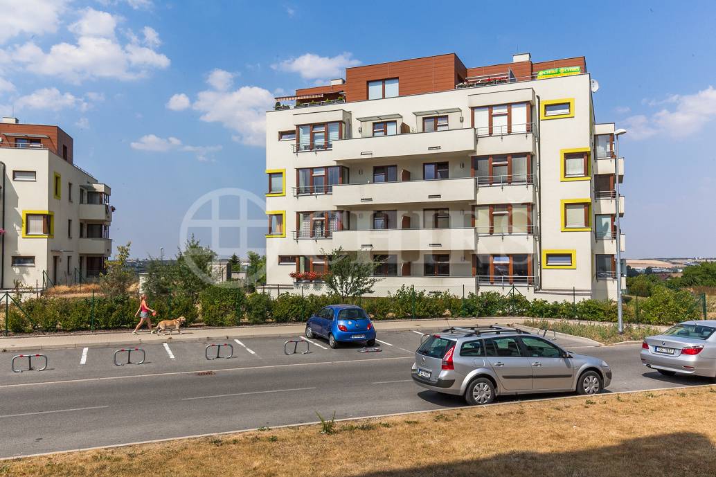 Prodej bytu 3+kk/T/GS, OV, 98m2, ul. Lanžhotská 475/4, Praha 5 - Zličín
