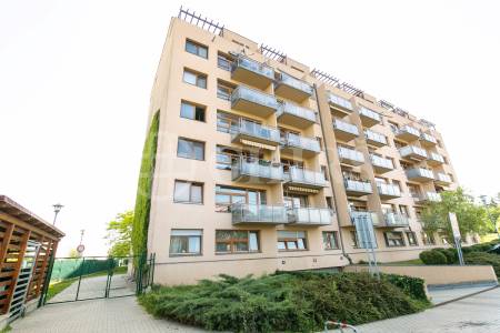 Pronájem garážového stání, OV, 18m2, ul. Štěpařská 1131/14, Praha 5 - Barrandov