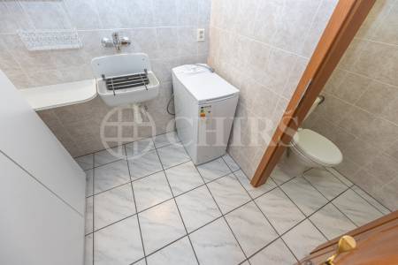 Pronájem mezonetového bytu 4+kk se dvěma terasami, OV, 109 m2, Sluneční náměstí 2560/4, Praha 5 - Hůrka