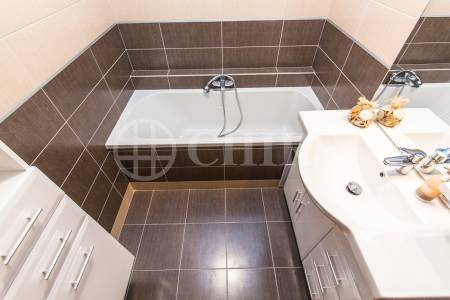 Pronájem bytu 3+1 s lodžii, DV, 75m2, ul.Steinerova 606/8, Praha 4 Háje.