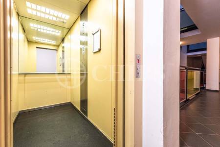 Prodej bytu 3+kk s balkonem, sklepem a garážovým stáním, OV, 102m2, ul. Voskovcova 1130/26, Praha 5 - Barrandov