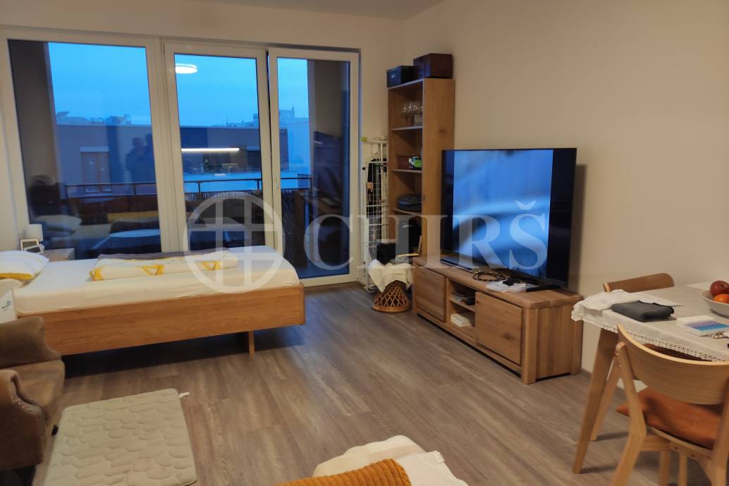 Pronájem bytu 1+kk 34 m² Výstavní, Praha - Háje.