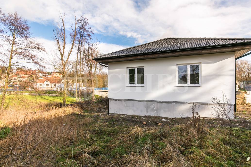 Prodej rodinného domu 4+kk, OV, 100m2, ul. Luční, Vodochody, Praha-východ