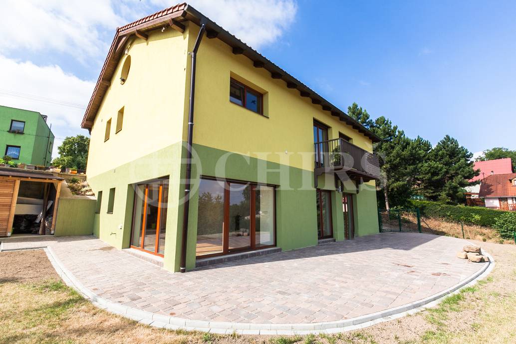 Prodej rodinného domu 5+kk/B, OV, 306m2, ul. Ruská 1186, Kostelec nad Černými lesy