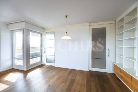 Prodej bytu 4+1 s balkonem, lodžií, sklepem a garážovými stáními, OV, 172m2, ul. Klausova 1361/13a, Praha 5 - Stodůlky